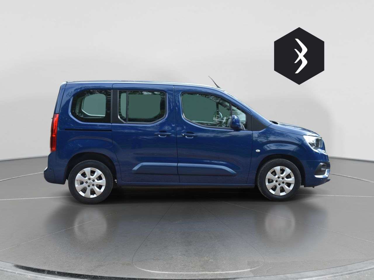 A 2019 VAUXHALL COMBO LIFE 1.5 Turbo D BlueInjection Energy MPV 5dr Diesel Manual Euro 6 (s/s) (7 Seat A 2019 VAUXHALL COMBO LIFE 1.5 Turbo D BlueInjection Energy MPV 5dr Diesel Manual Euro 6 (s/s) (7 Seat