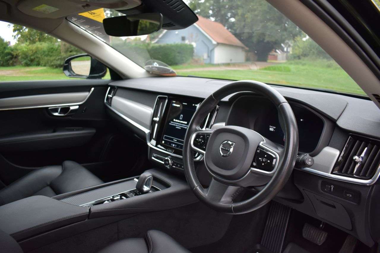 2022 VOLVO V90 2022 VOLVO V90