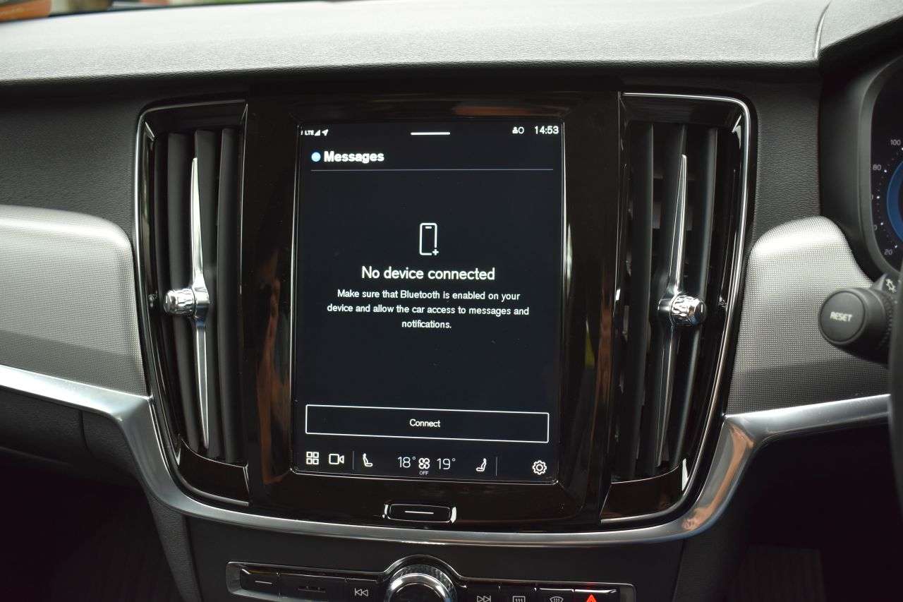 2022 VOLVO V90 2022 VOLVO V90