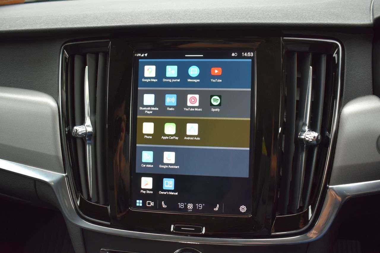 2022 VOLVO V90 2022 VOLVO V90