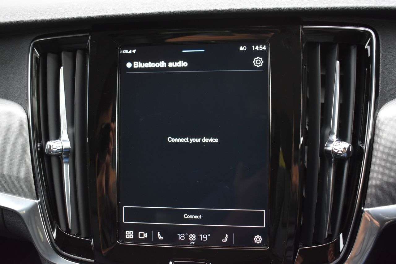 2022 VOLVO V90 2022 VOLVO V90