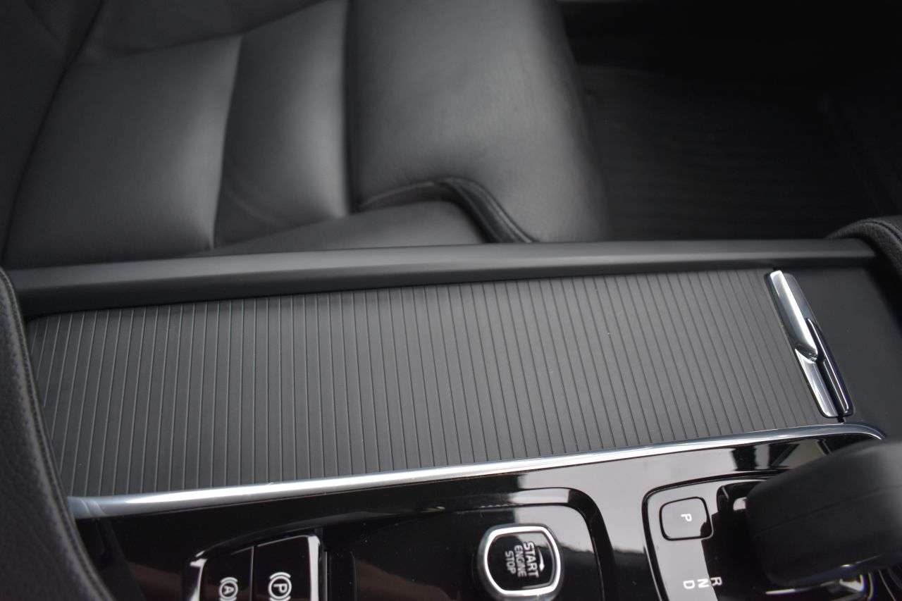 2022 VOLVO V90 2022 VOLVO V90