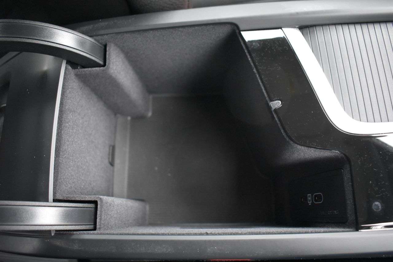 2022 VOLVO V90 2022 VOLVO V90