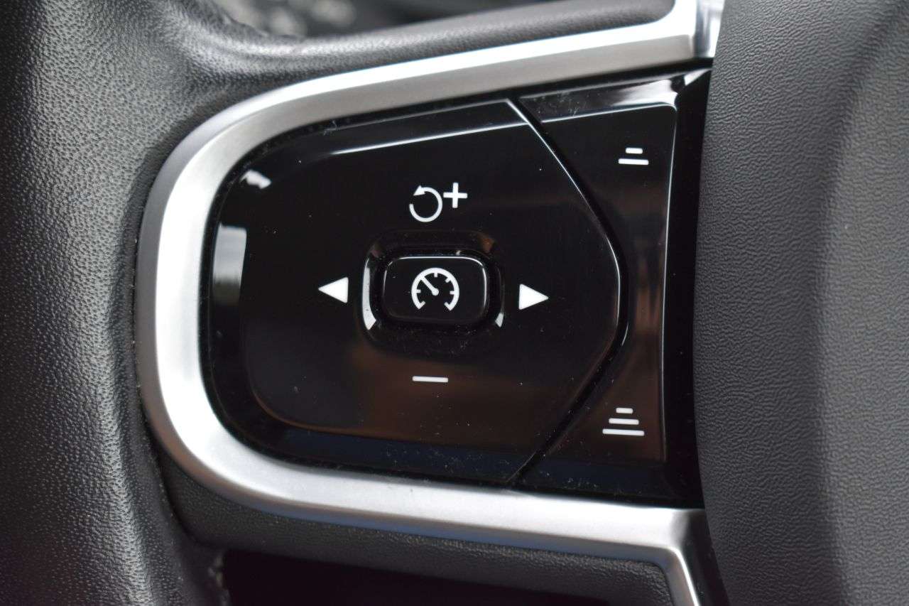 2022 VOLVO V90 2022 VOLVO V90