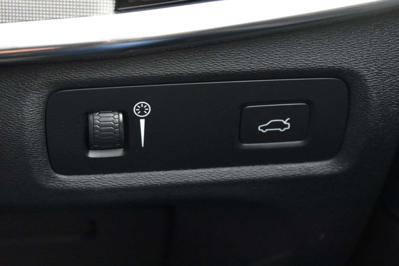 2022 VOLVO V90 2022 VOLVO V90