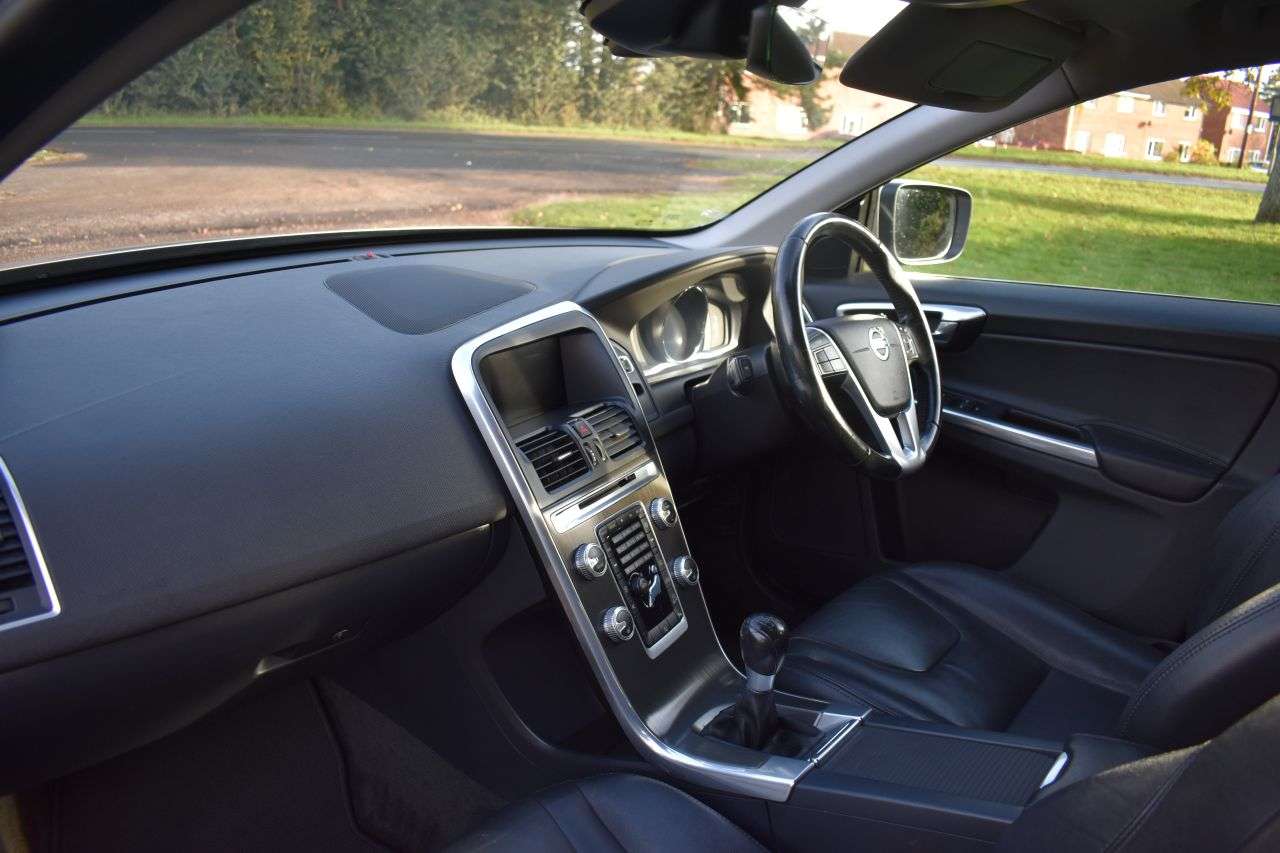 2015 VOLVO XC60 2015 VOLVO XC60