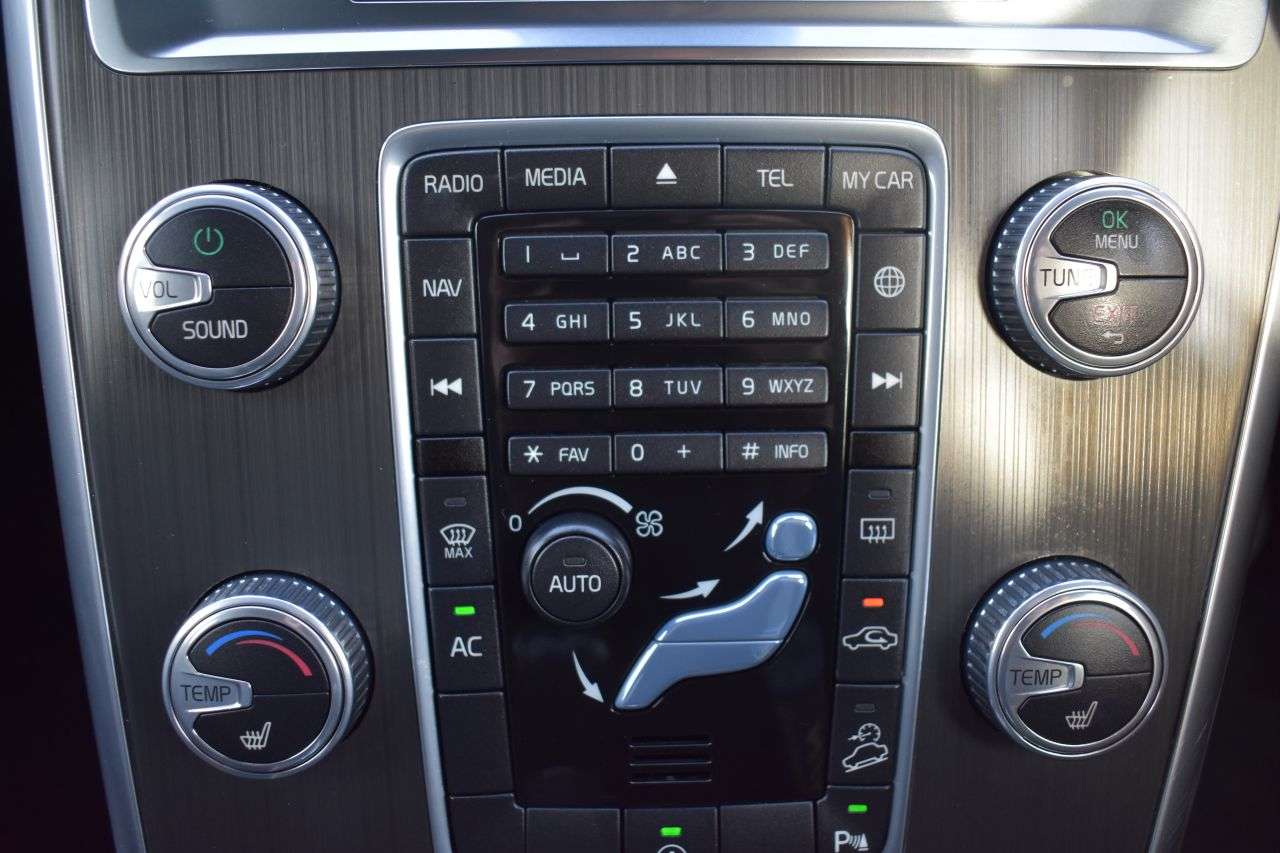 2015 VOLVO XC60 2015 VOLVO XC60