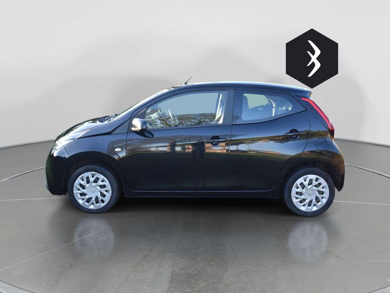 A 2018 TOYOTA AYGO 1.0 VVT-i x-play Hatchback 5dr Petrol Manual Euro 6 (71 ps) ***128 AA CHECK A 2018 TOYOTA AYGO 1.0 VVT-i x-play Hatchback 5dr Petrol Manual Euro 6 (71 ps) ***128 AA CHECK