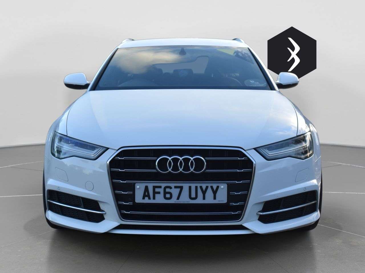 A 2017 AUDI A6 AVANT 2.0 TDI ultra S line Estate 5dr Diesel S Tronic Euro 6 (s/s) (190 ps) ***12 A 2017 AUDI A6 AVANT 2.0 TDI ultra S line Estate 5dr Diesel S Tronic Euro 6 (s/s) (190 ps) ***12