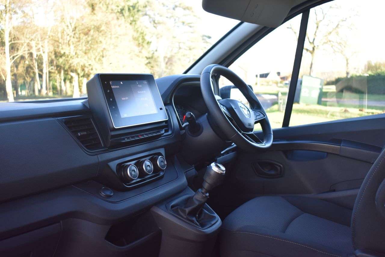 2022 RENAULT TRAFIC 2022 RENAULT TRAFIC