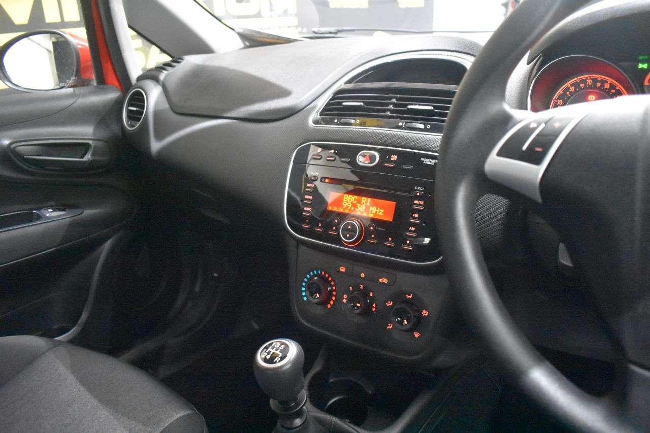 2016 FIAT PUNTO 2016 FIAT PUNTO