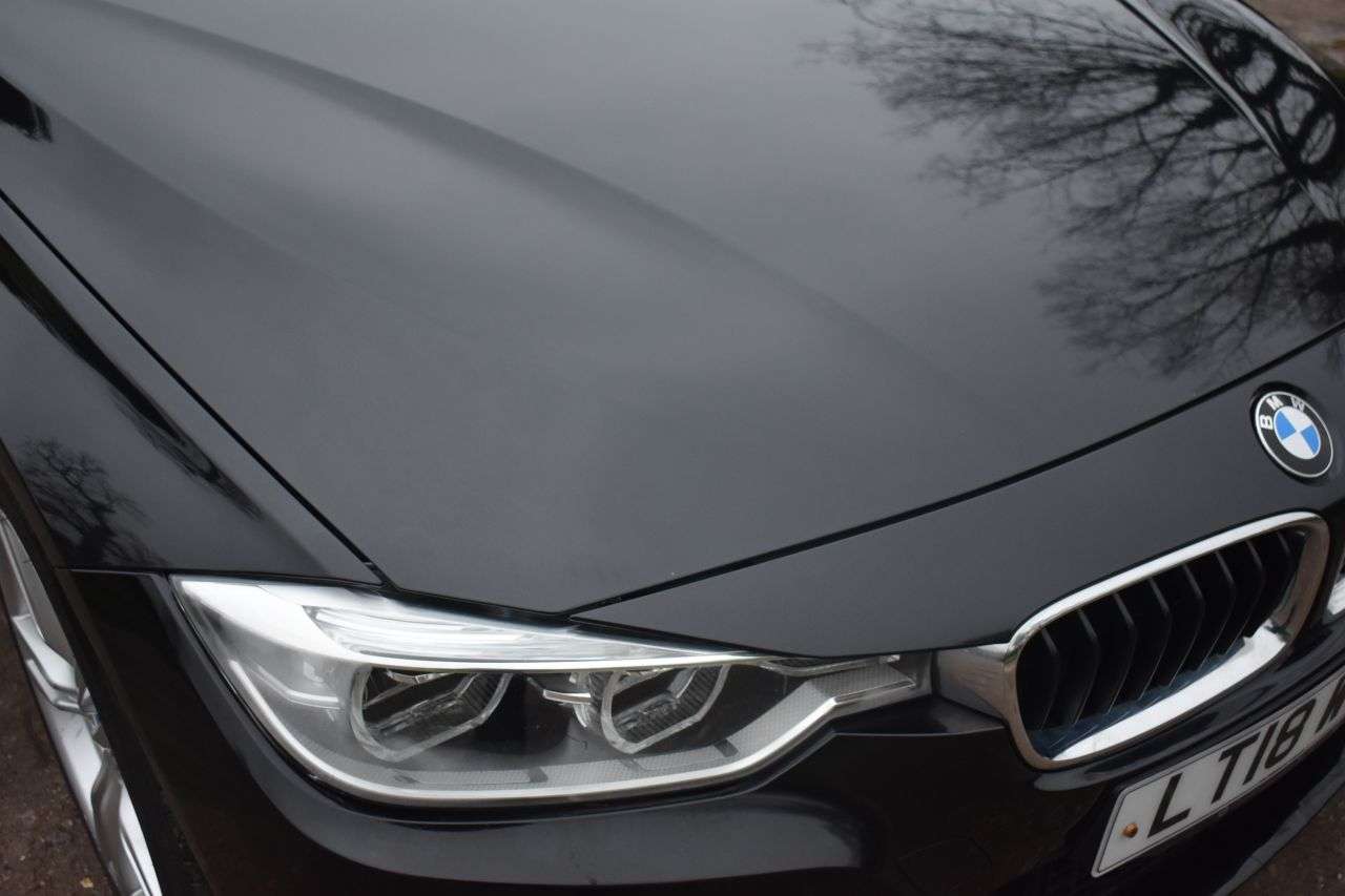 A 2018 BMW 3 SERIES 2.0 330e 7.6kWh M Sport Saloon 4dr Petrol Plug-in Hybrid Auto Euro 6 (s/s) A 2018 BMW 3 SERIES 2.0 330e 7.6kWh M Sport Saloon 4dr Petrol Plug-in Hybrid Auto Euro 6 (s/s)