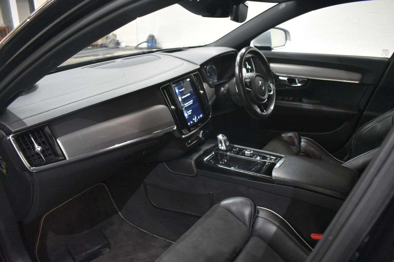 2019 VOLVO V90 2019 VOLVO V90