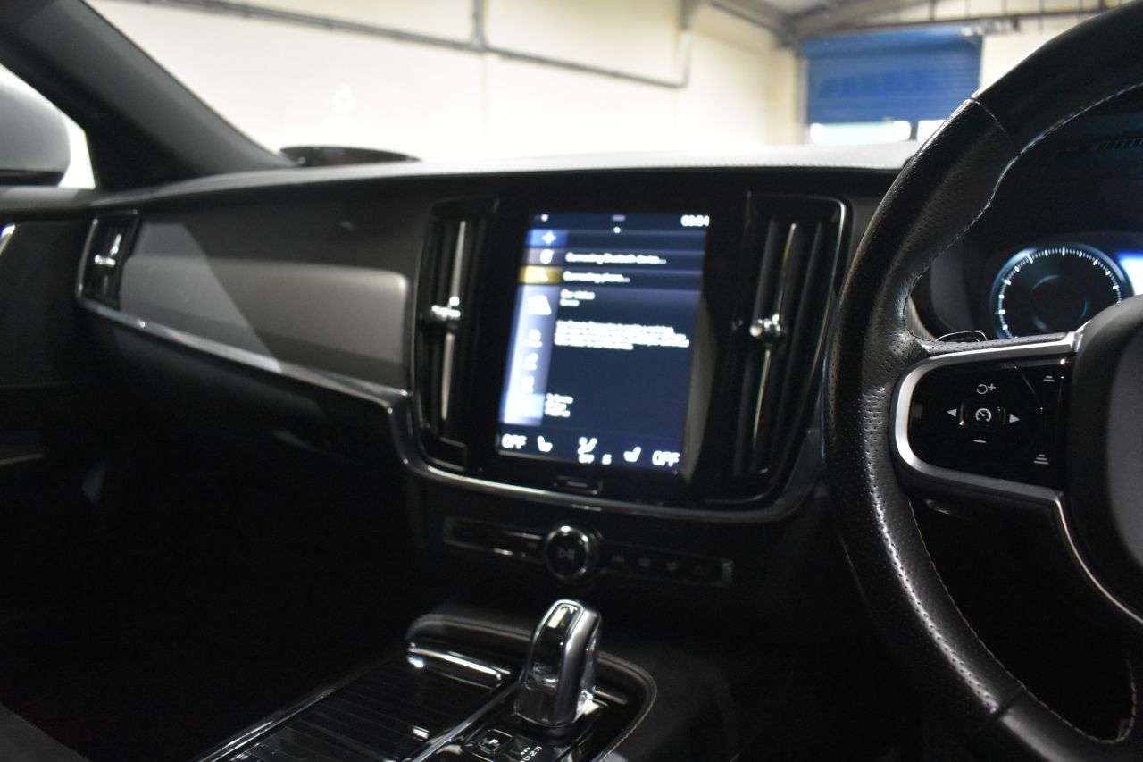 2019 VOLVO V90 2019 VOLVO V90