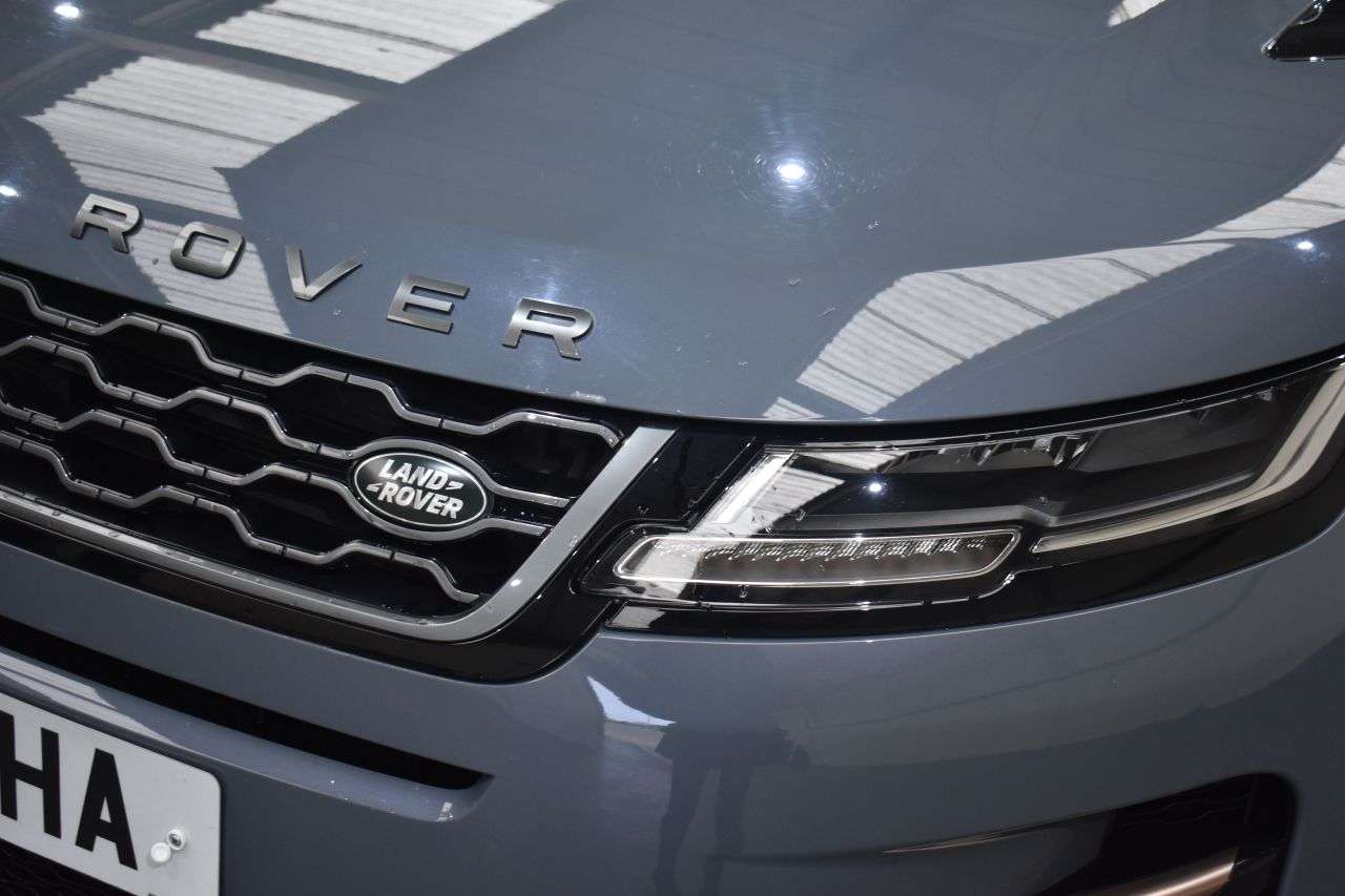 A 2021 LAND ROVER RANGE ROVER EVOQUE 1.5 P300e 12.2kWh R-Dynamic S SUV 5dr Petrol Plug-in Hybrid Auto 4WD Euro 6 A 2021 LAND ROVER RANGE ROVER EVOQUE 1.5 P300e 12.2kWh R-Dynamic S SUV 5dr Petrol Plug-in Hybrid Auto 4WD Euro 6