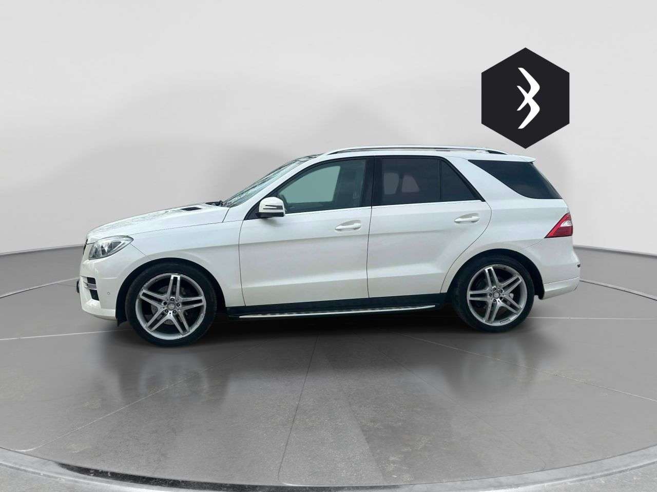 A 2015 MERCEDES-BENZ M-CLASS 3.0 ML350 V6 BlueTEC AMG Line SUV 5dr Diesel G-Tronic 4WD Euro 6 (s/s) (258 A 2015 MERCEDES-BENZ M-CLASS 3.0 ML350 V6 BlueTEC AMG Line SUV 5dr Diesel G-Tronic 4WD Euro 6 (s/s) (258