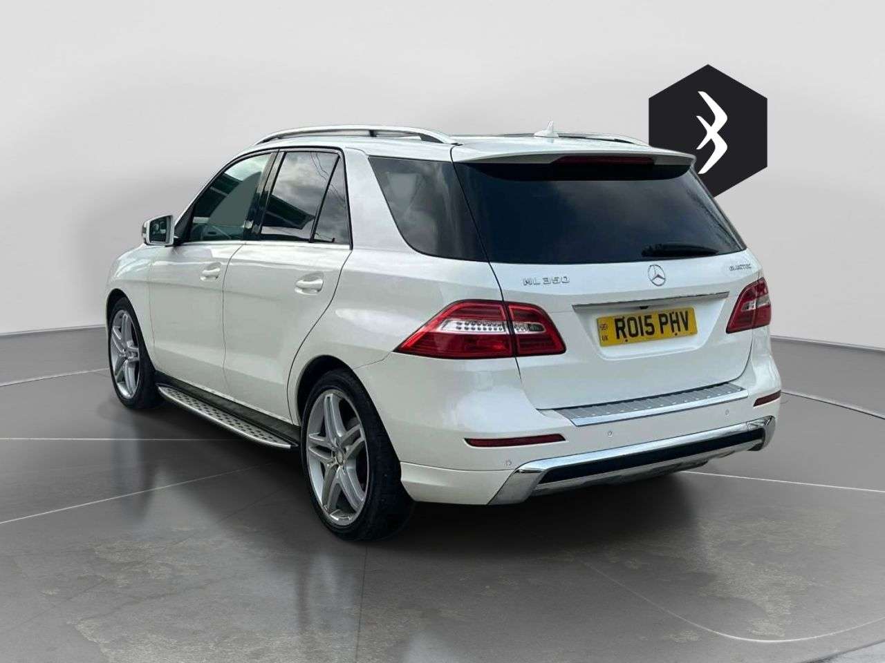 A 2015 MERCEDES-BENZ M-CLASS 3.0 ML350 V6 BlueTEC AMG Line SUV 5dr Diesel G-Tronic 4WD Euro 6 (s/s) (258 A 2015 MERCEDES-BENZ M-CLASS 3.0 ML350 V6 BlueTEC AMG Line SUV 5dr Diesel G-Tronic 4WD Euro 6 (s/s) (258