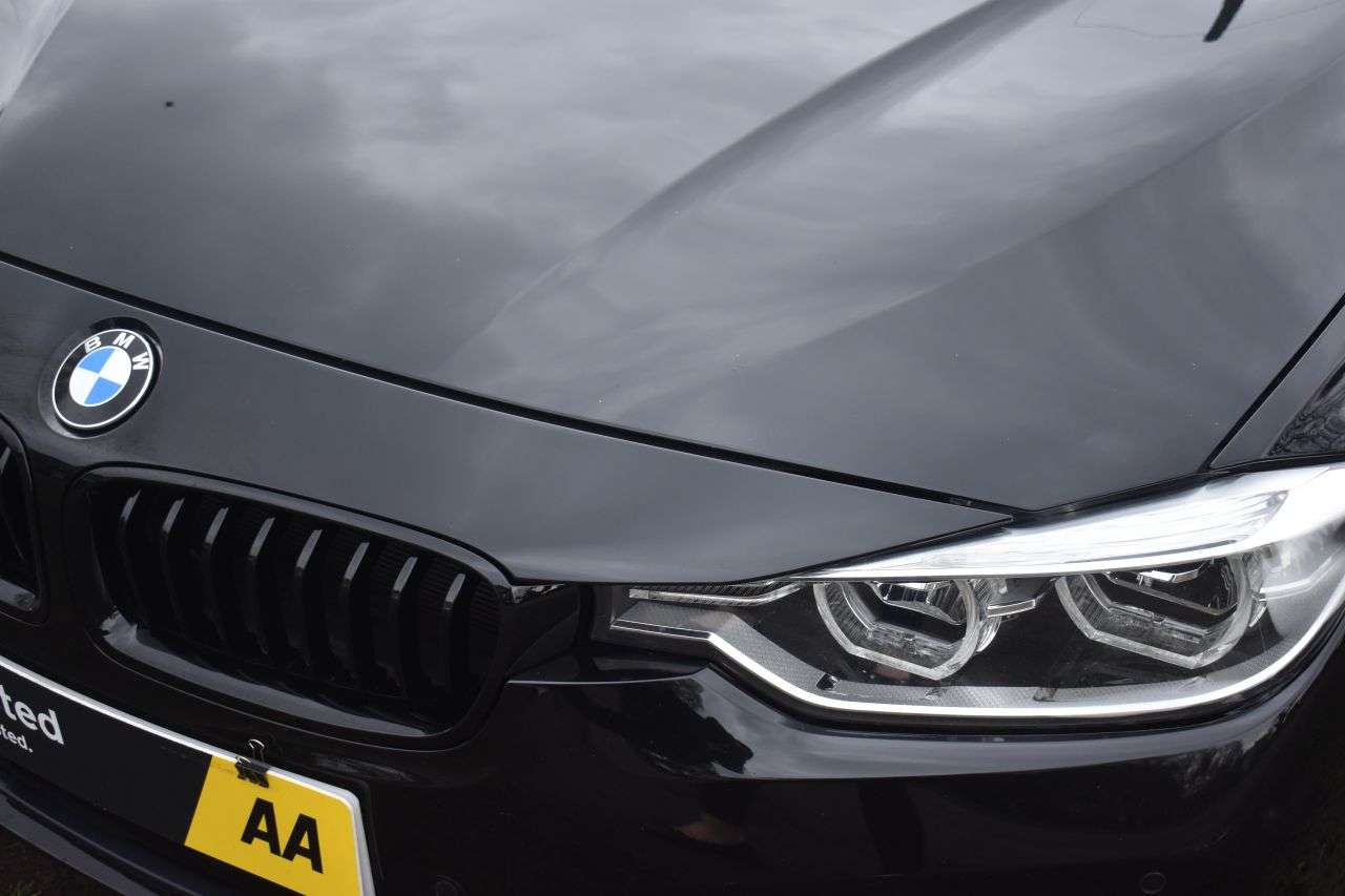 A 2018 BMW 3 SERIES 2.0 330e 7.6kWh Sport Saloon 4dr Petrol Plug-in Hybrid Auto Euro 6 (s/s) (2 A 2018 BMW 3 SERIES 2.0 330e 7.6kWh Sport Saloon 4dr Petrol Plug-in Hybrid Auto Euro 6 (s/s) (2