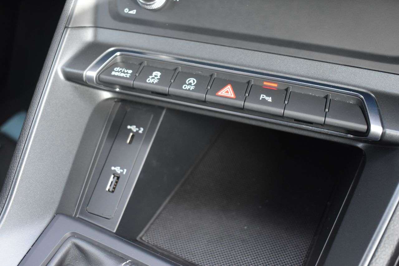 2019 AUDI Q3 2019 AUDI Q3