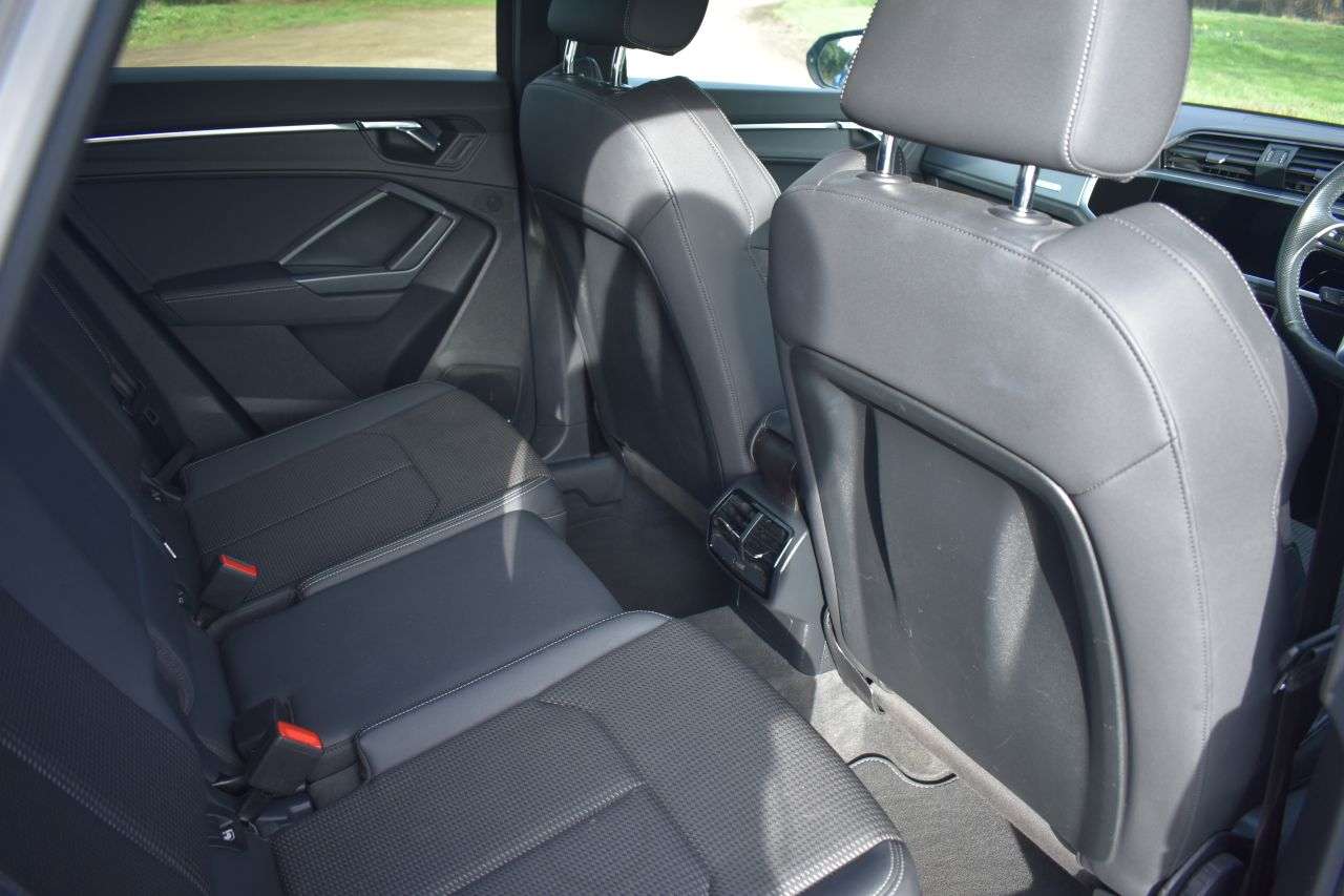 2019 AUDI Q3 2019 AUDI Q3