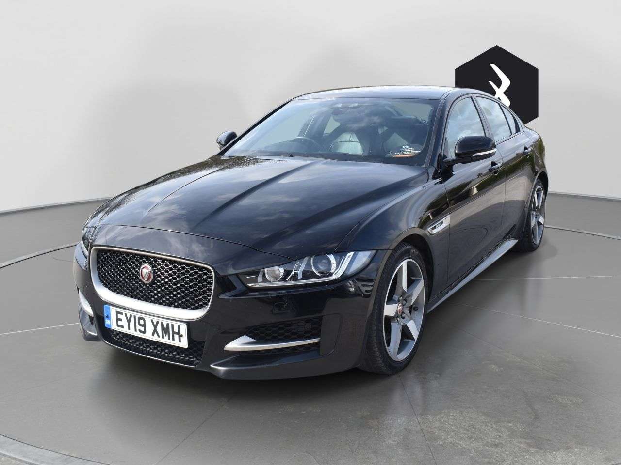 A 2019 JAGUAR XE 2.0d R-Sport Saloon 4dr Diesel Auto Euro 6 (s/s) (180 ps) ***128 AA CHECK** A 2019 JAGUAR XE 2.0d R-Sport Saloon 4dr Diesel Auto Euro 6 (s/s) (180 ps) ***128 AA CHECK**