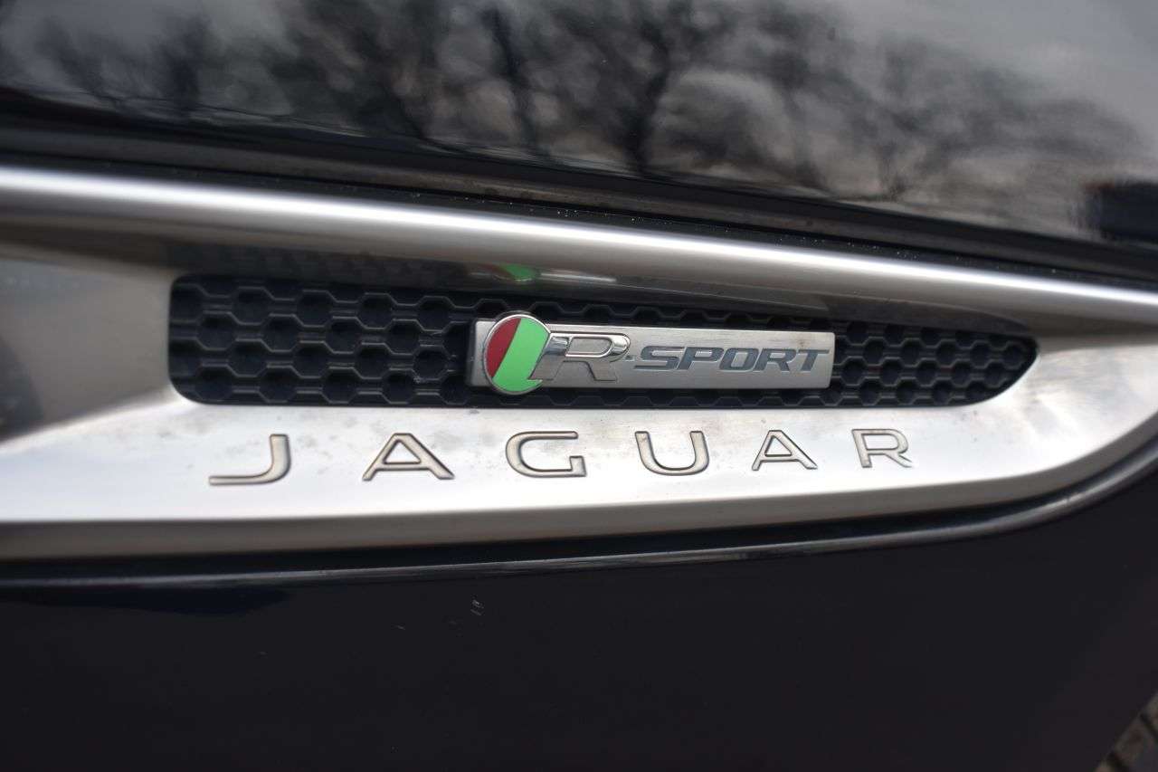 2019 JAGUAR XE 2019 JAGUAR XE