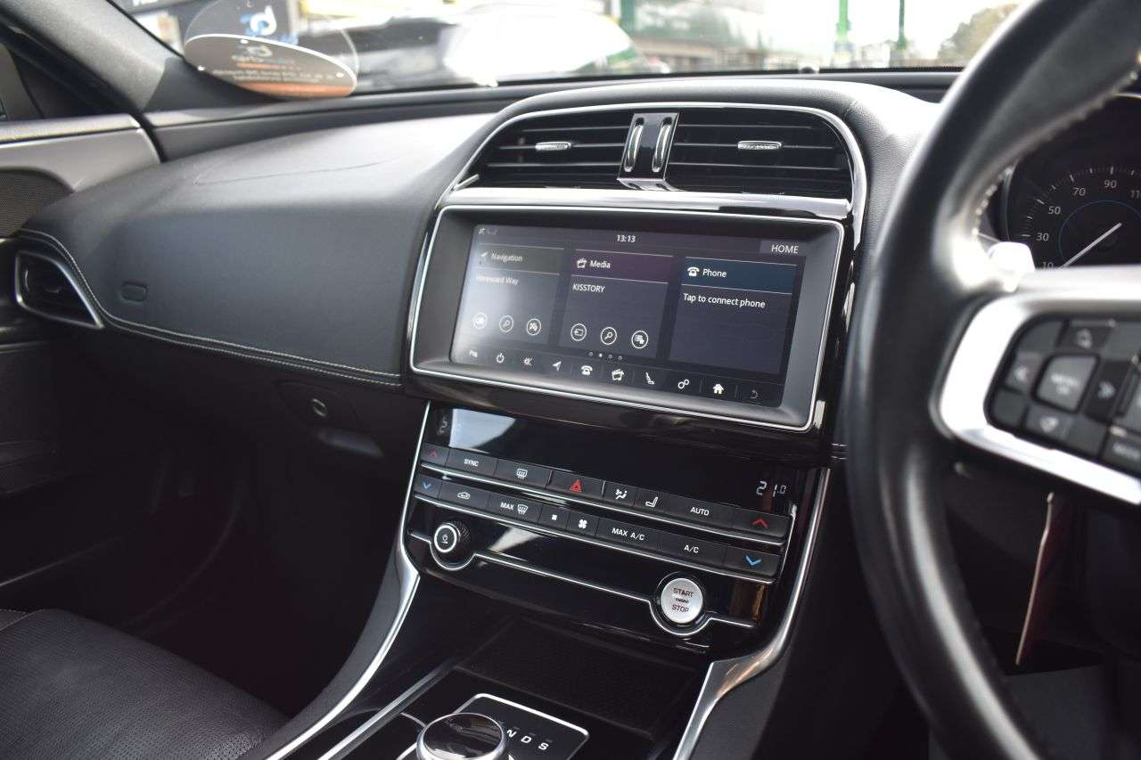 2019 JAGUAR XE 2019 JAGUAR XE