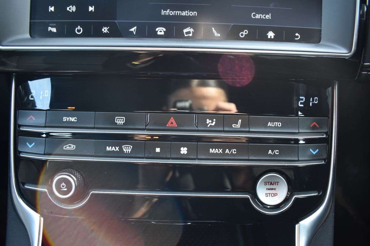 2019 JAGUAR XE 2019 JAGUAR XE