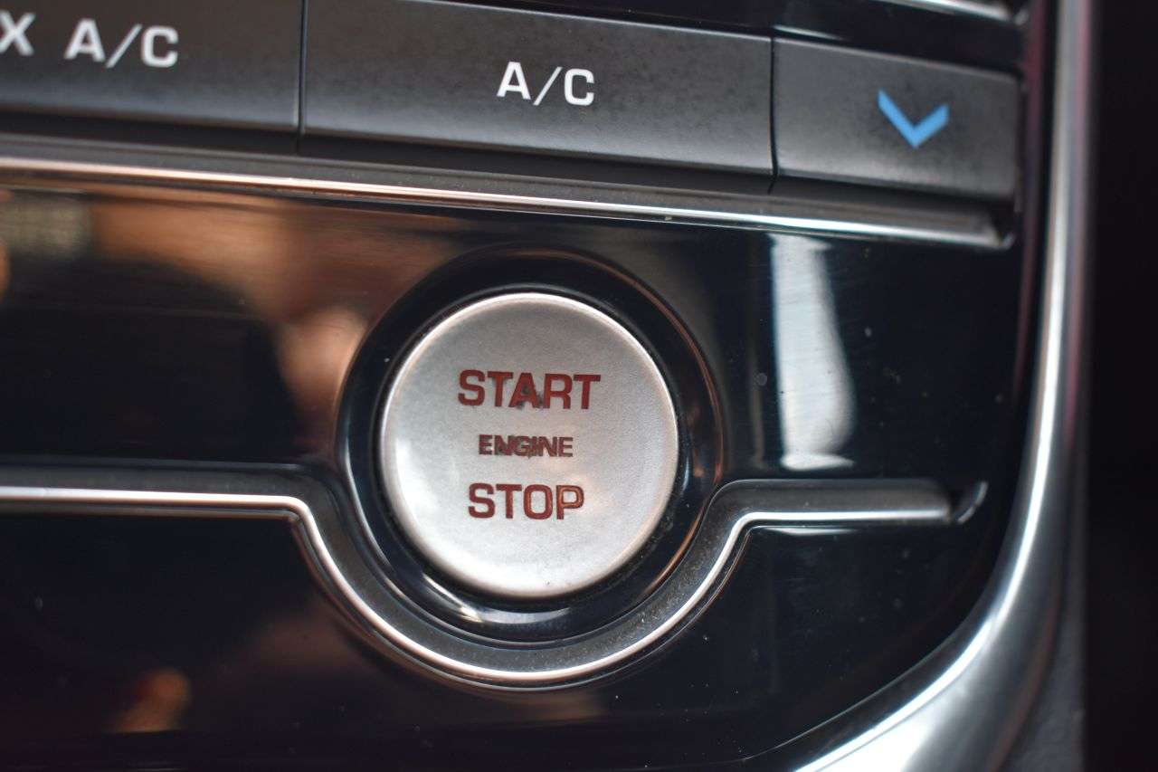 2019 JAGUAR XE 2019 JAGUAR XE