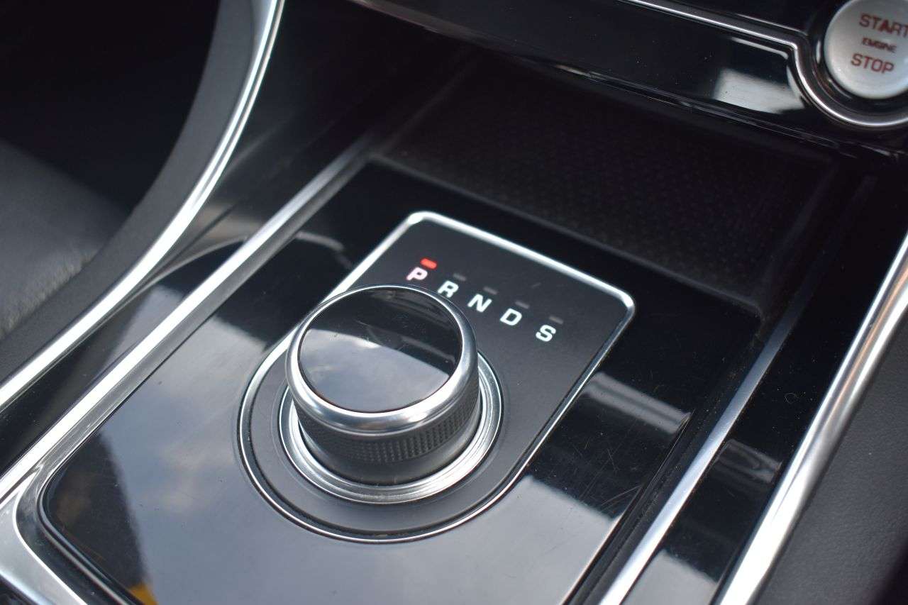 2019 JAGUAR XE 2019 JAGUAR XE