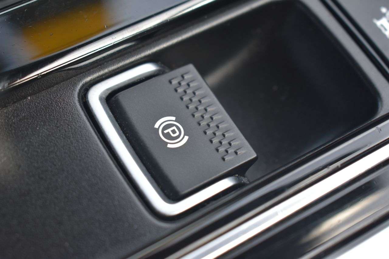 2019 JAGUAR XE 2019 JAGUAR XE