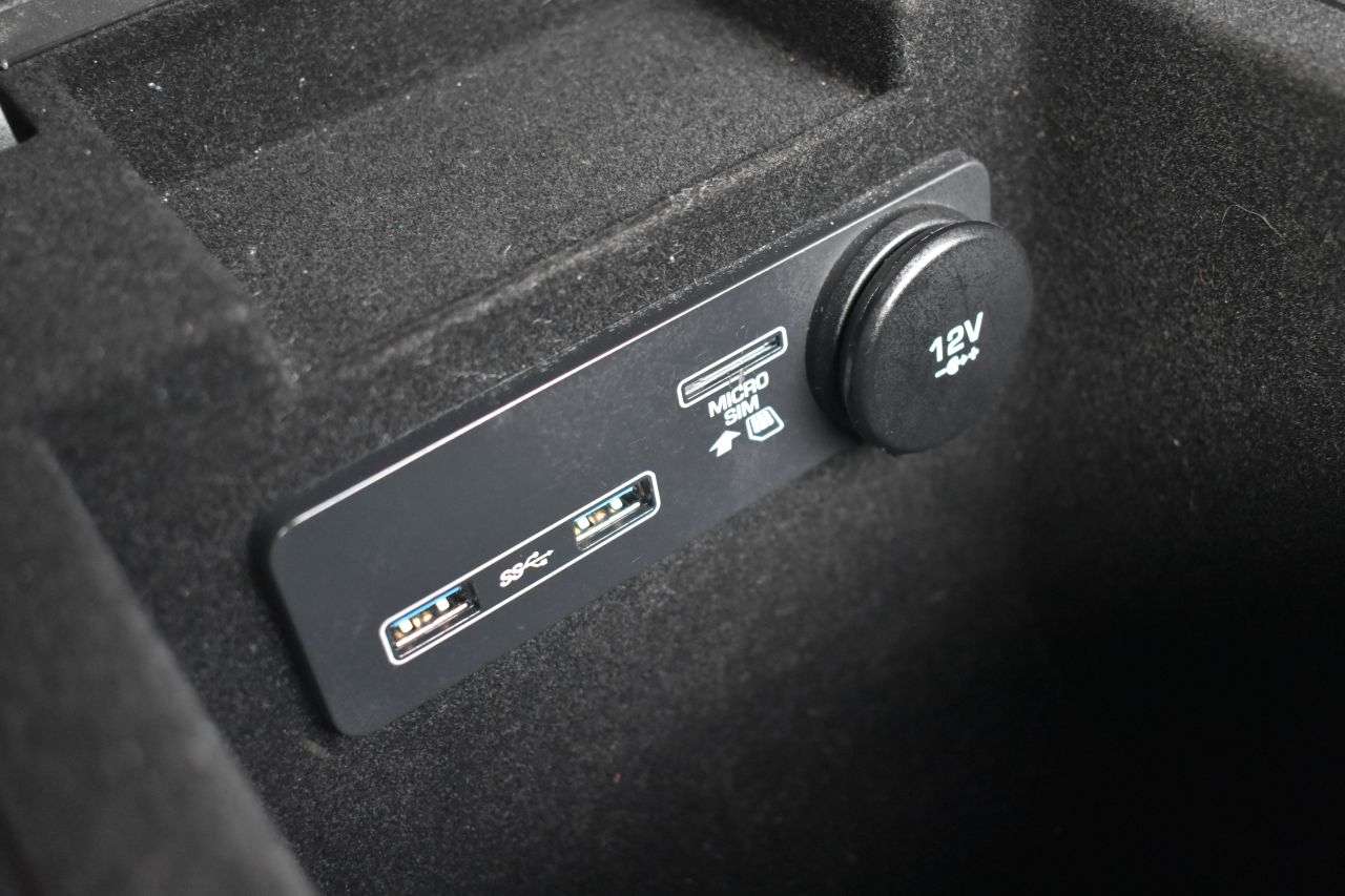 2019 JAGUAR XE 2019 JAGUAR XE