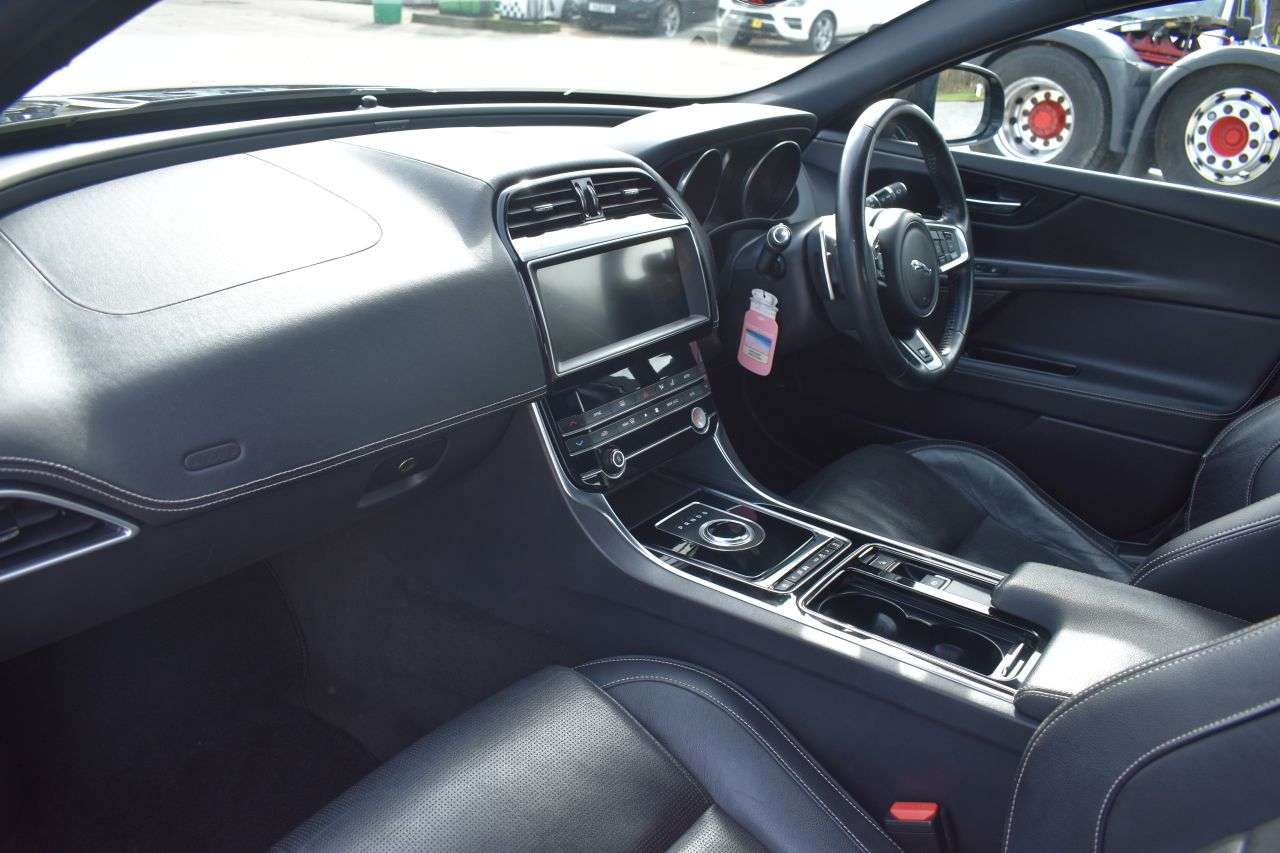 2019 JAGUAR XE 2019 JAGUAR XE