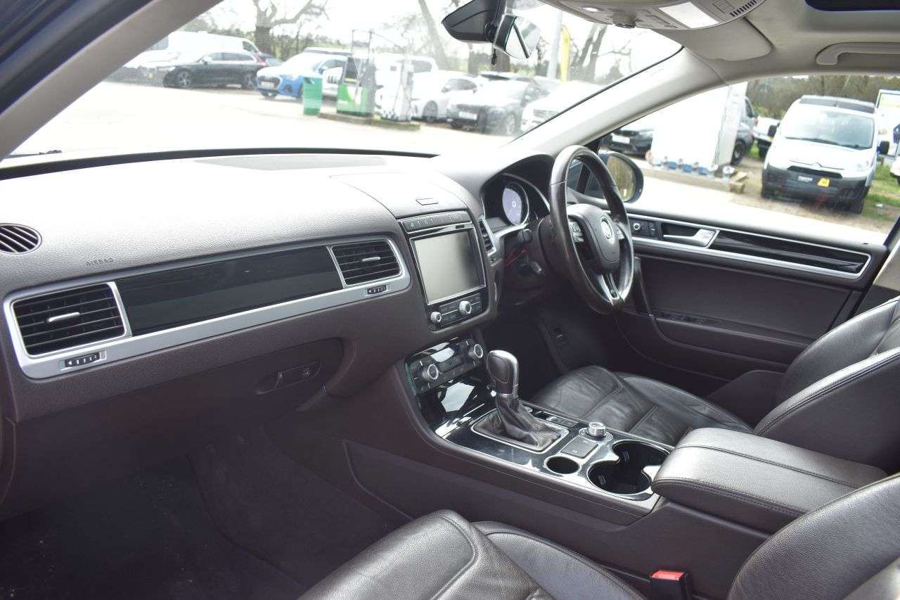 2017 VOLKSWAGEN TOUAREG 2017 VOLKSWAGEN TOUAREG