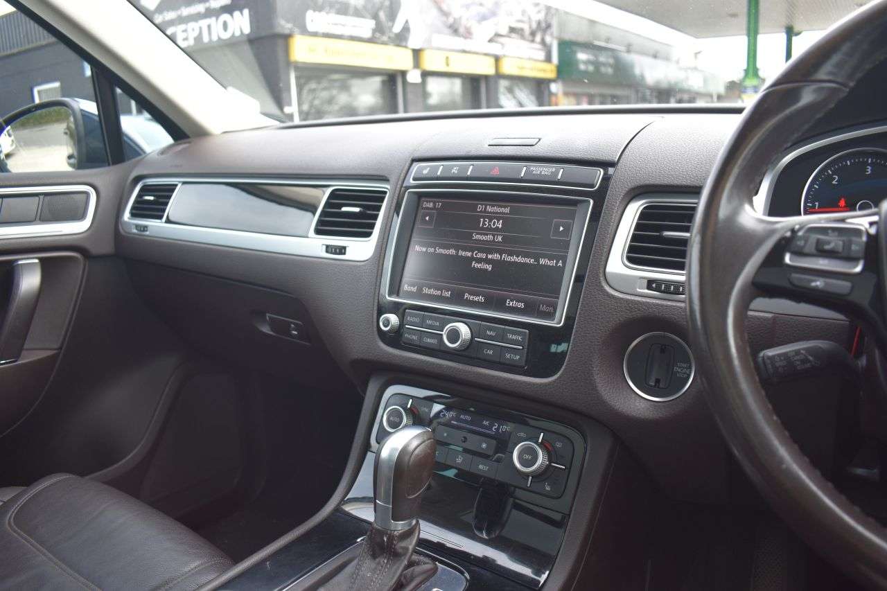 2017 VOLKSWAGEN TOUAREG 2017 VOLKSWAGEN TOUAREG