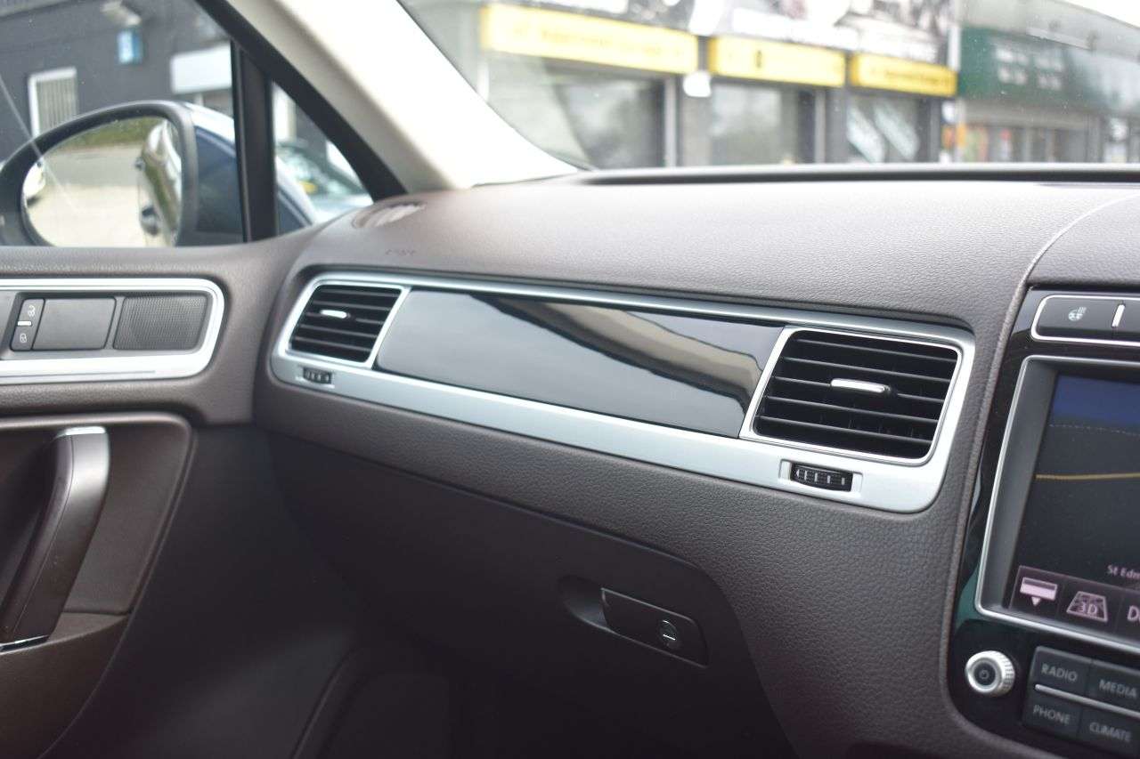 2017 VOLKSWAGEN TOUAREG 2017 VOLKSWAGEN TOUAREG