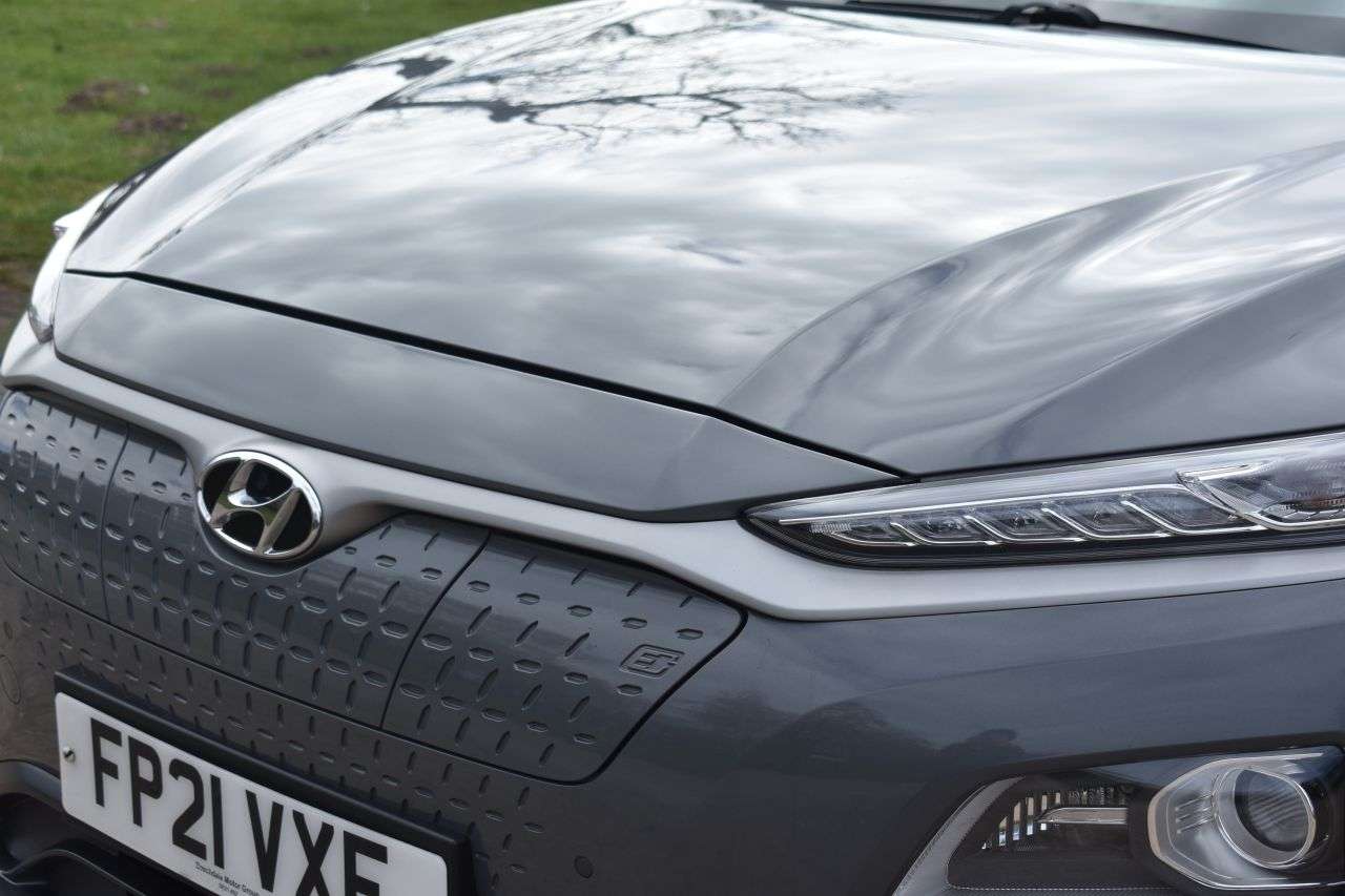 A 2021 HYUNDAI KONA 64kWh Premium SE SUV 5dr Electric Auto (7kW Charger) (204 ps) ***128 AA CHE A 2021 HYUNDAI KONA 64kWh Premium SE SUV 5dr Electric Auto (7kW Charger) (204 ps) ***128 AA CHE