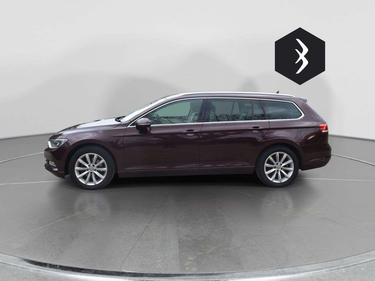 A 2015 VOLKSWAGEN PASSAT 1.6 TDI BlueMotion Tech SE Business Estate 5dr Diesel DSG Euro 6 (s/s) (120 A 2015 VOLKSWAGEN PASSAT 1.6 TDI BlueMotion Tech SE Business Estate 5dr Diesel DSG Euro 6 (s/s) (120