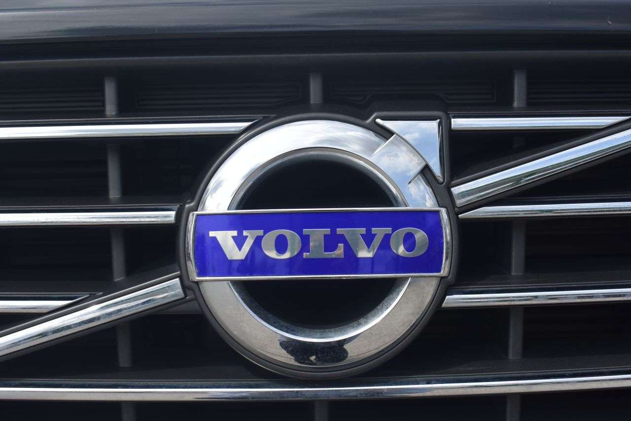 A 2015 VOLVO XC60 2.4 D5 SE Lux Nav SUV 5dr Diesel Auto AWD Euro 6 (s/s) (220 ps) ***128 AA C A 2015 VOLVO XC60 2.4 D5 SE Lux Nav SUV 5dr Diesel Auto AWD Euro 6 (s/s) (220 ps) ***128 AA C