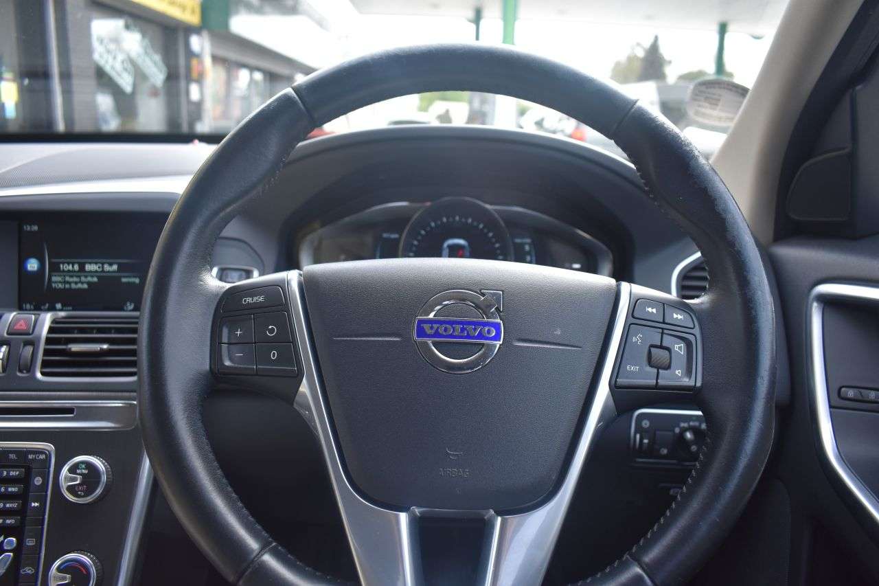 2015 VOLVO XC60 2015 VOLVO XC60