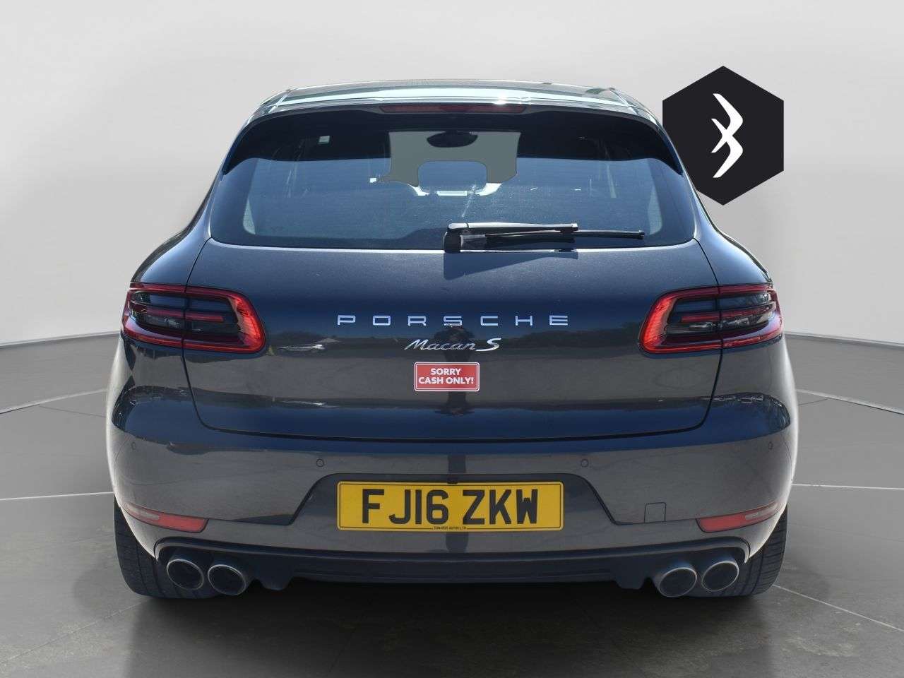 2016 PORSCHE MACAN 2016 PORSCHE MACAN