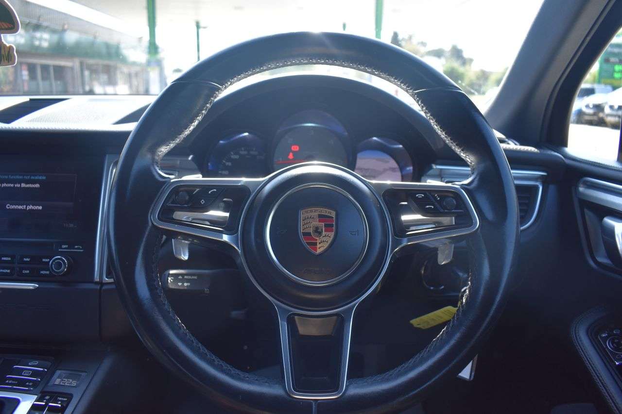 2016 PORSCHE MACAN 2016 PORSCHE MACAN