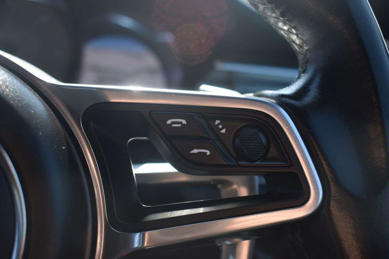 2016 PORSCHE MACAN 2016 PORSCHE MACAN
