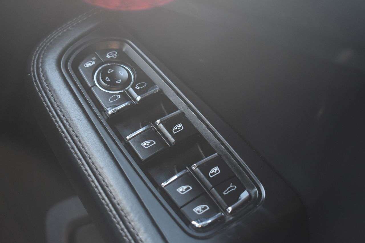 2016 PORSCHE MACAN 2016 PORSCHE MACAN