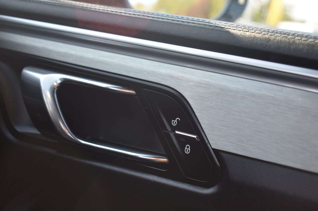 2016 PORSCHE MACAN 2016 PORSCHE MACAN