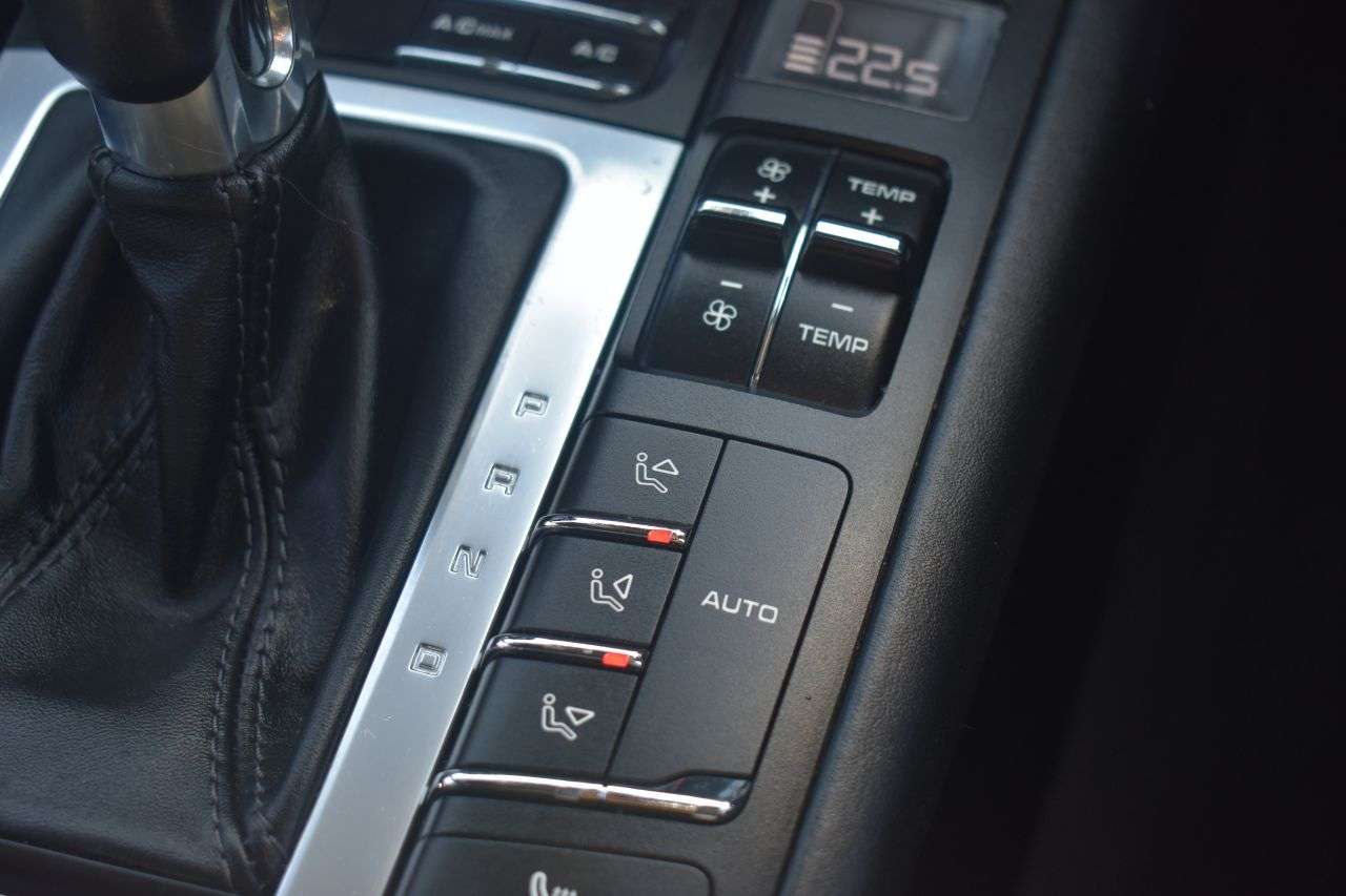 2016 PORSCHE MACAN 2016 PORSCHE MACAN
