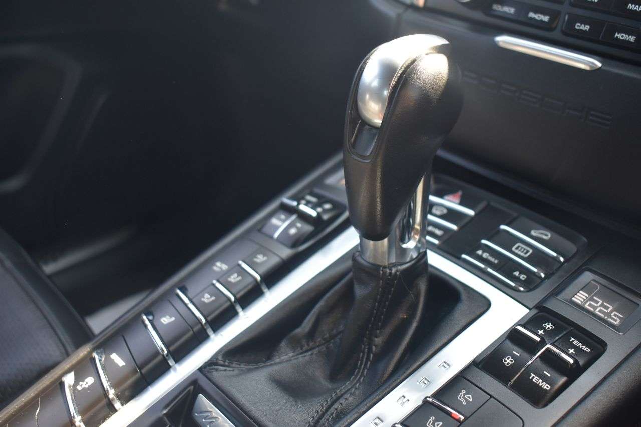 2016 PORSCHE MACAN 2016 PORSCHE MACAN