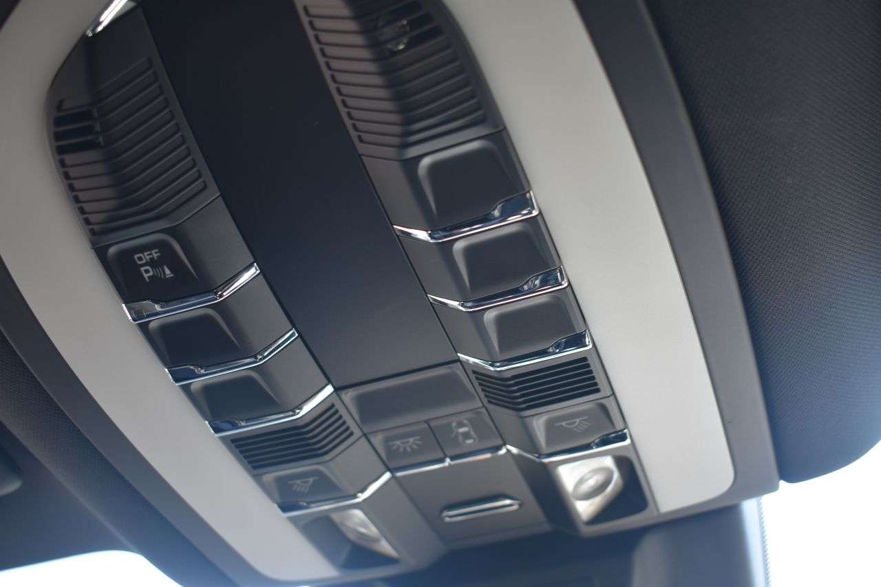 2016 PORSCHE MACAN 2016 PORSCHE MACAN