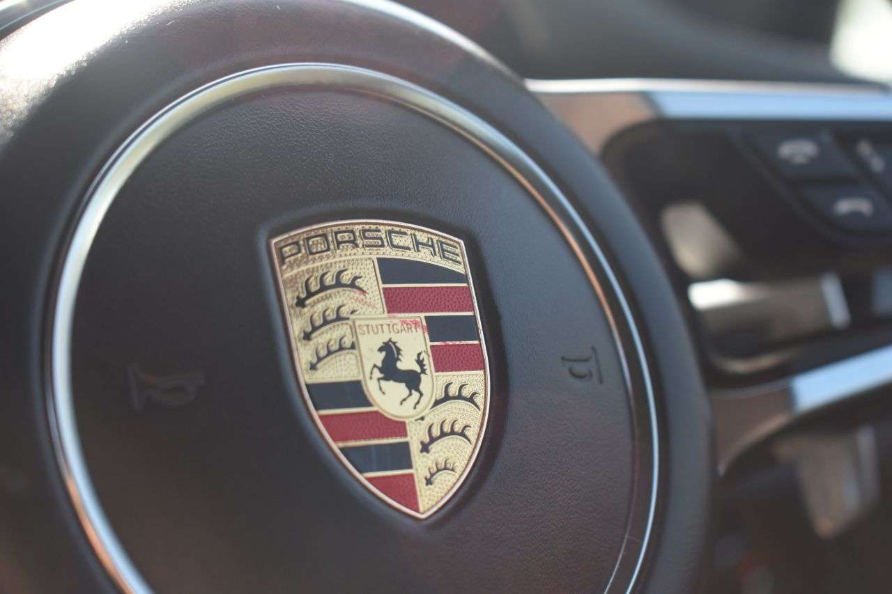 2016 PORSCHE MACAN 2016 PORSCHE MACAN