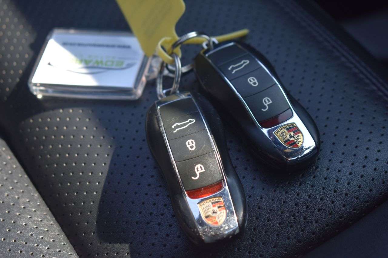 2016 PORSCHE MACAN 2016 PORSCHE MACAN